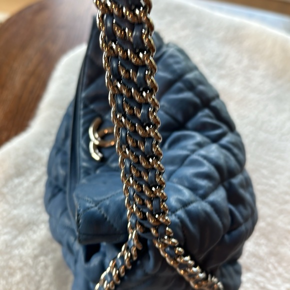 Chanel quilted hobo shoulder bag - Picture 4 of 14